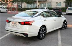 نيسان ألتيما